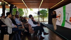 Palestra sobre vulnerabilidade com Joy Baena Palestra sobre vulnerabilidade com Joy Baena